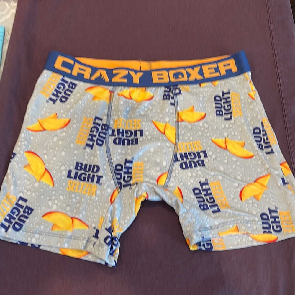 Nwot BUD LIGHT crazy boxers seltzer peach size L